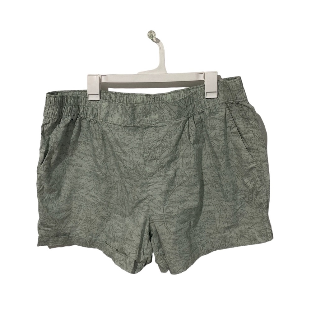 Columbia fishing shorts (read description)